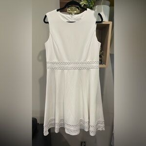 Elegant White Sleeveless Dress